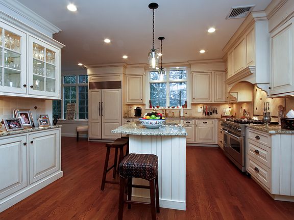 5th image of 18 Windmill Ln