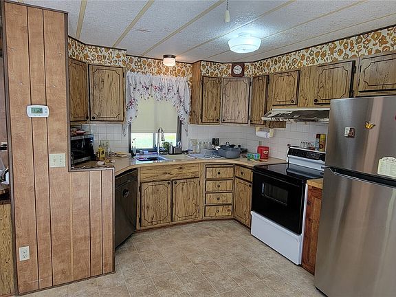 4th image of 135 Oriole Drive