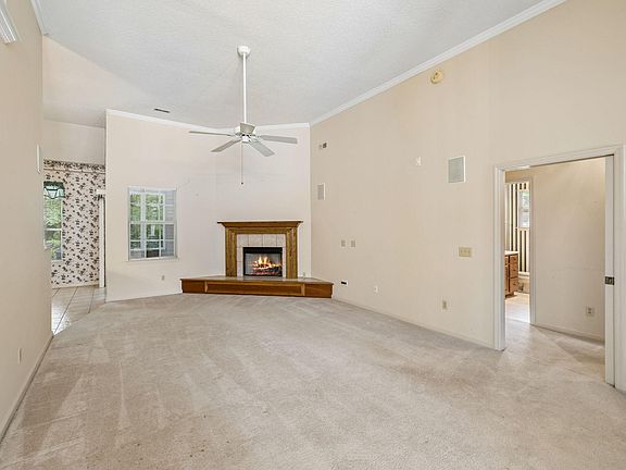3rd image of 1645 Gunston Hall Rd