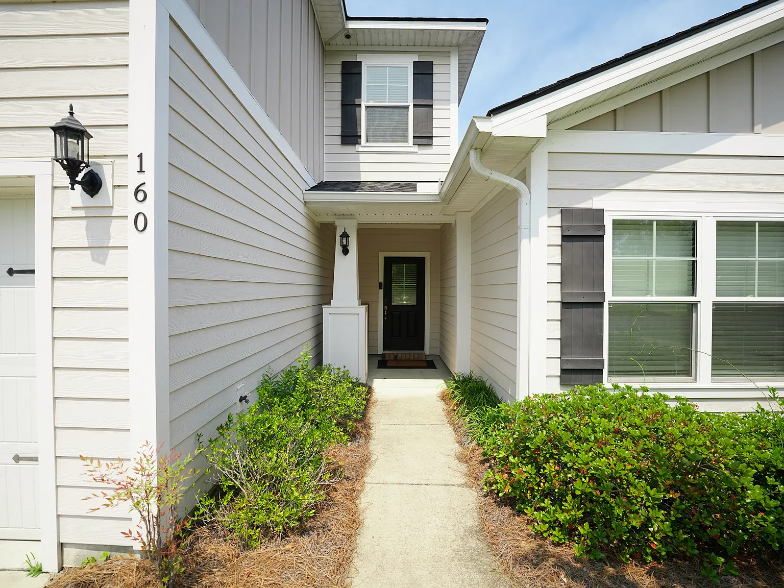 3 bed, 2.5 bath, 1504 sqft, $2,100 — Photo 3