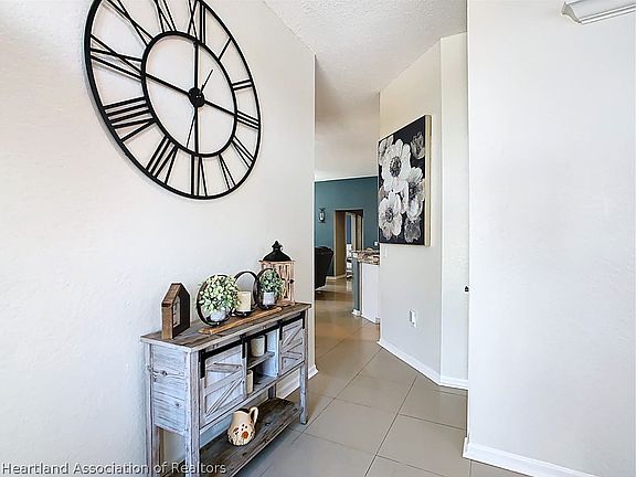 4th image of 5637 Beverly Rise Blvd