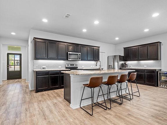 5th image of 9024 Fair Oaks Dr