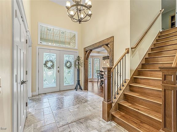 3rd image of 8432 Hilltop Dr