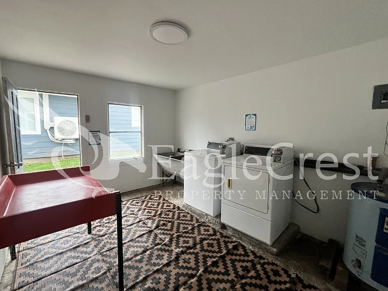 223 SE Roseville Ln — Photo 20
