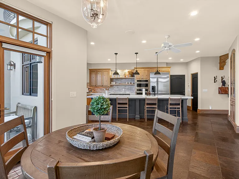 2375 Clubhouse Dr — Photo 36