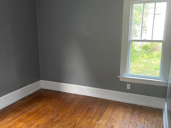 4th image of 2946 N 40th St