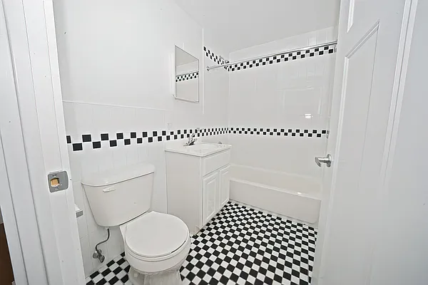 Rented by Level Group | media 31