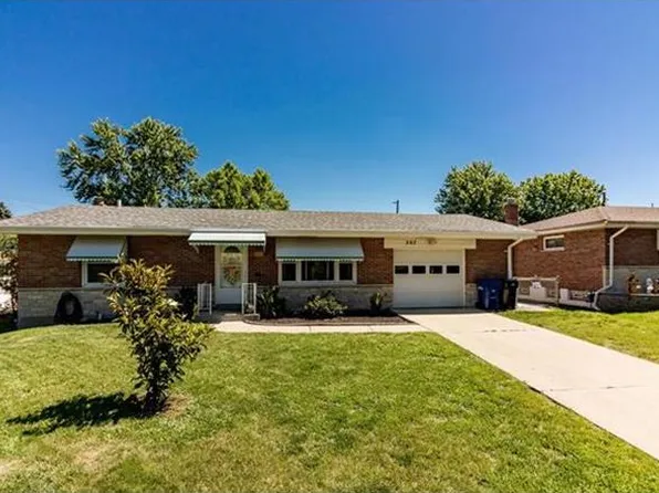 207 Pentonville Dr, Saint Louis, MO 63125
