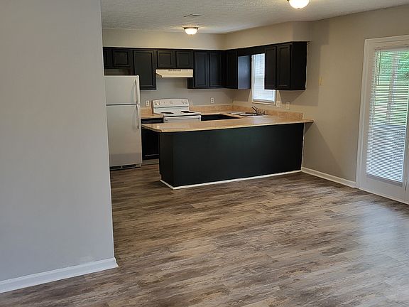 2nd image of 1657 Foxhaven Ct #3
