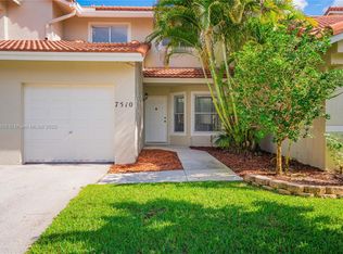 7510 Pinewalk Dr S, Pompano Beach, FL 33063