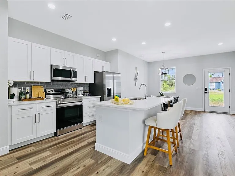 189 Statler St — Photo 9