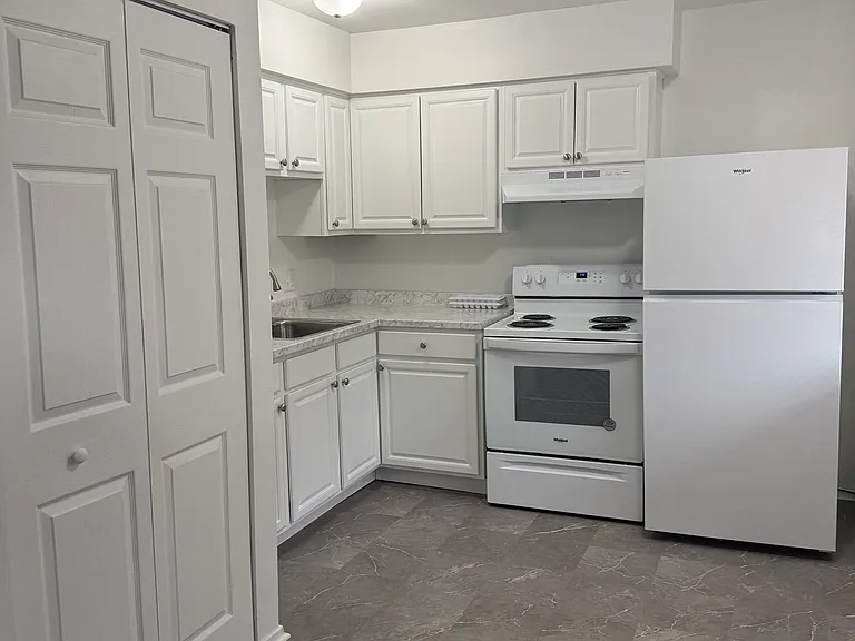425 Elder St #5 — Photo 2
