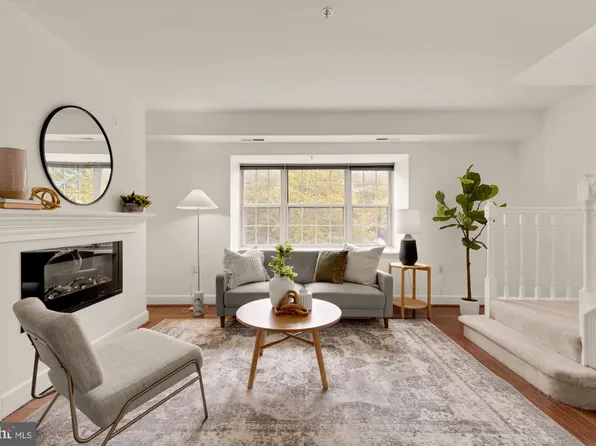 3601 38th St NW APT 303, Washington, DC 20016