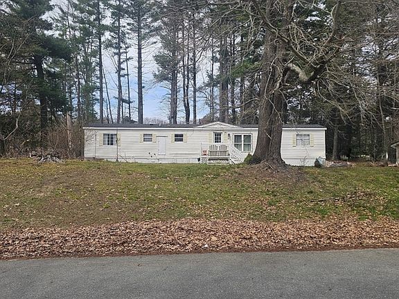3rd image of 38 Kendell Ln