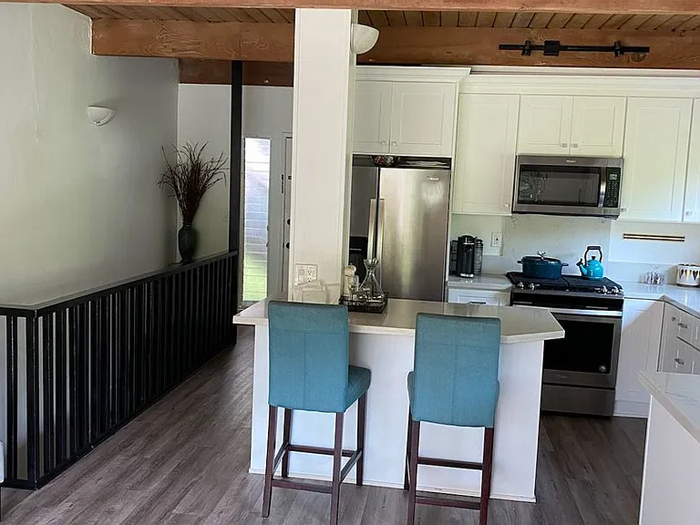 871 Park Ave — Photo 37