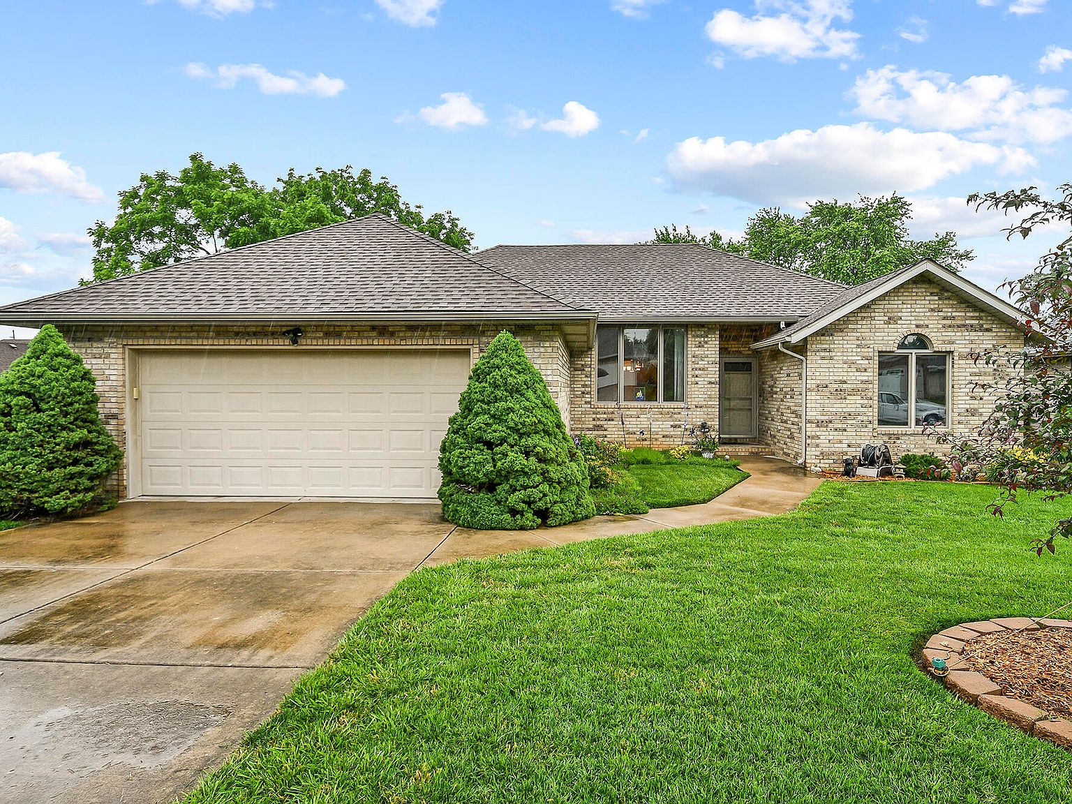 2239 W Hanover Street, Springfield, MO 65807 | Zillow