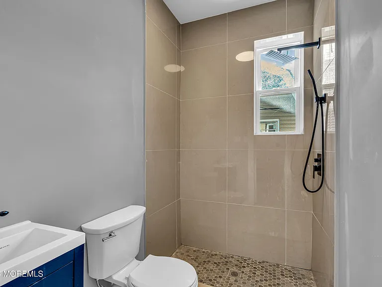 922 4th Ave #2B — Photo 6