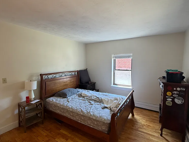 32 Brock St #4 — Photo 8