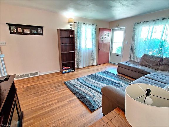 5th image of 332 Horton Ave