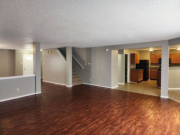 5th image of 4221 Fletcher Dr