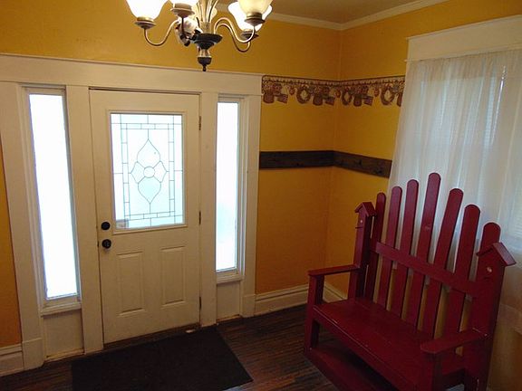 2nd image of 1603 Mound St
