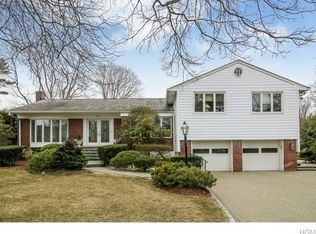 48 Andrea Ln, Scarsdale, NY 10583