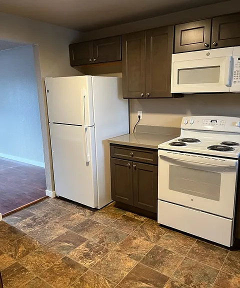 1501 Wood Ave — Photo 1