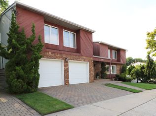 524 Maguire Ave, Staten Island, NY 10309