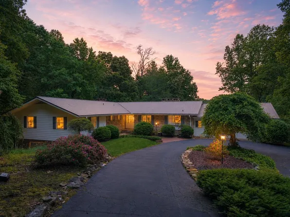 603 Hemlock Hills Dr, Franklin, NC 28734