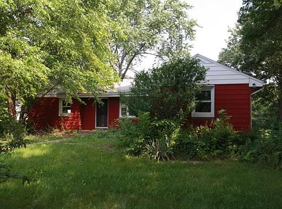 3rd image of 920 Glen Forest Dr