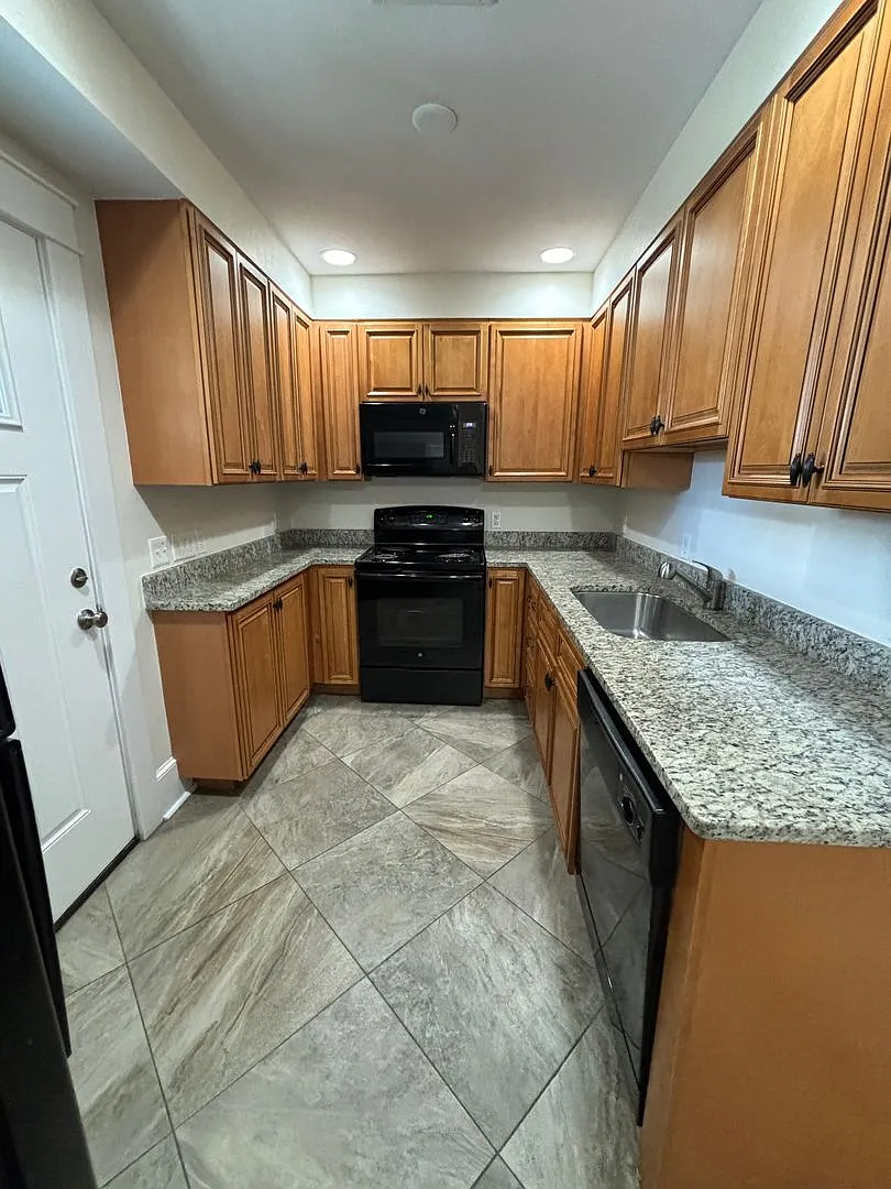 R0516 — Photo 3