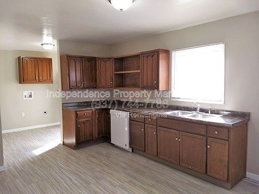 4th image of 4381 Marlowe St