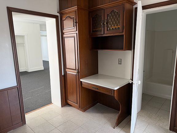 4th image of 124 E Noble Ave #2