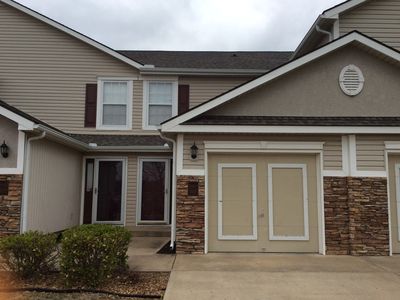 624 SW Shadow Glen Ct, Blue Springs, MO, 64015