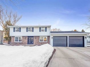 731 E Briar Ln, Green Bay, WI 54301