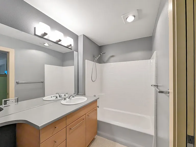 1410 E Pine St #W208 — Photo 12