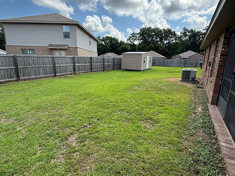 1307 Fairlawn Dr — Photo 18