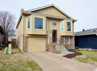 7624 Serum Ave, Ralston, NE 68127