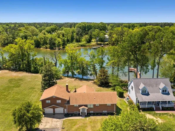 198 Canoe Pl, Montross, VA 22520