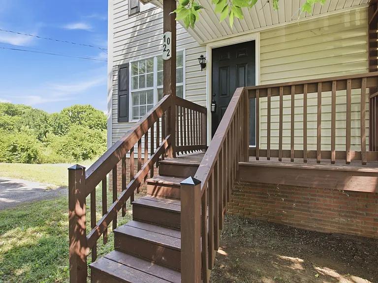 1022 Hillcrest Ave #1 — Photo 2