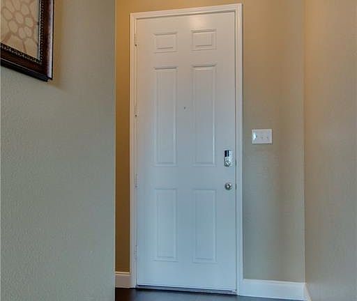 3rd image of 1718 Oak Glen Dr