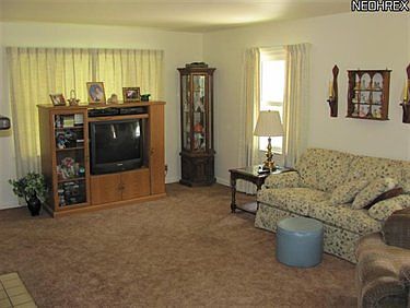 3rd image of 2529 Chestnut Blvd