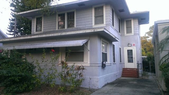 1st image of 811 1st St NE APT 1