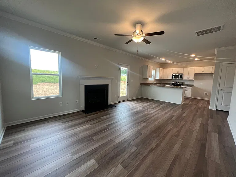 640 Cam Cir — Photo 6