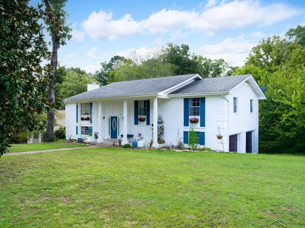 4825 Montcrest Dr, Chattanooga, TN 37416