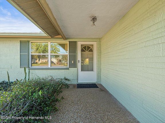 5th image of 3930 Sunray Dr