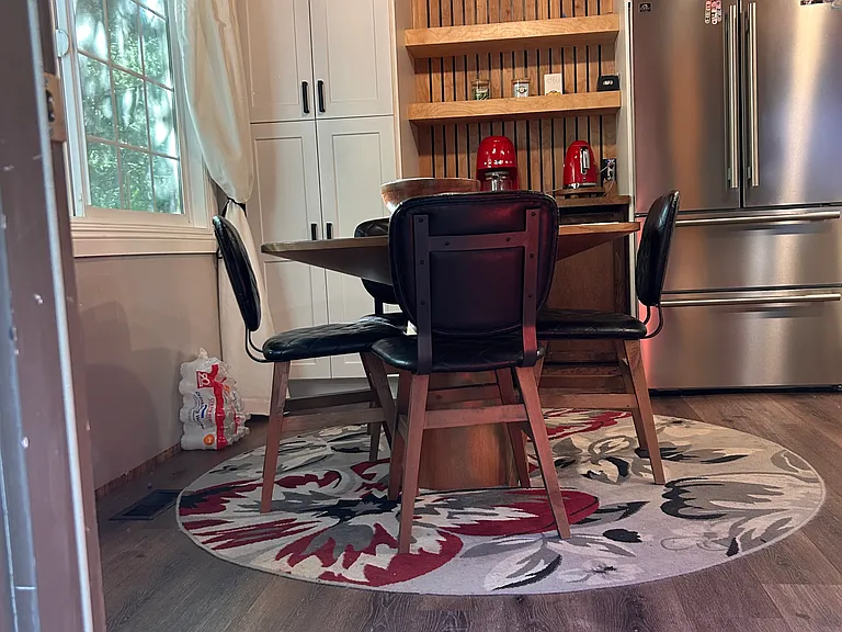 785 Lords Ln — Photo 2