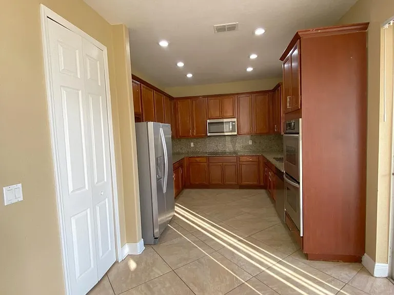 3812 Eagle Isle Cir — Photo 2