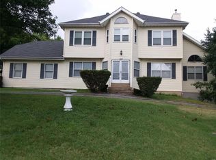 1027 Forest Home Dr, Saint Louis, MO 63137