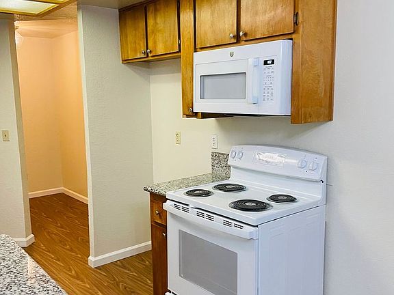 4th image of 6870 Iron Horse Way
